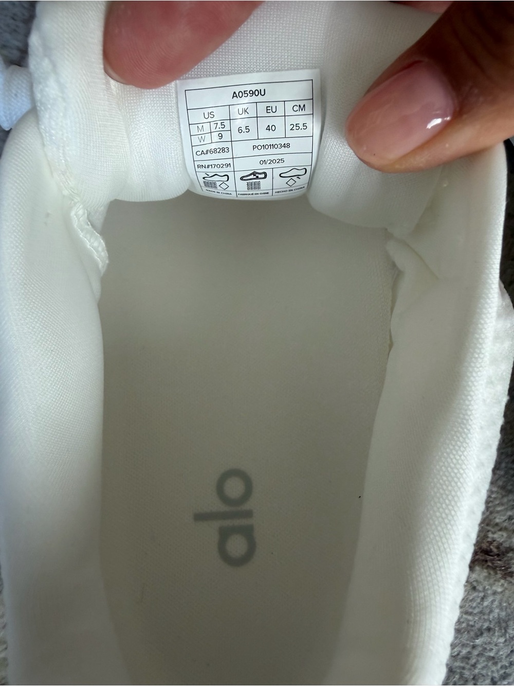 ALO Yoga Runner Sneakers White/White Women’s 9 Men’s 7.5 - Picture 7 of 8